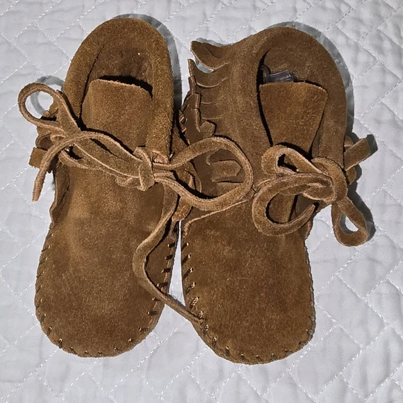 Minnetonka | Shoes | Minnetonka Genuine Brown Leather Kids  display picture 1